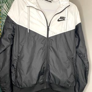Nike Windbreaker zip up jacket size M